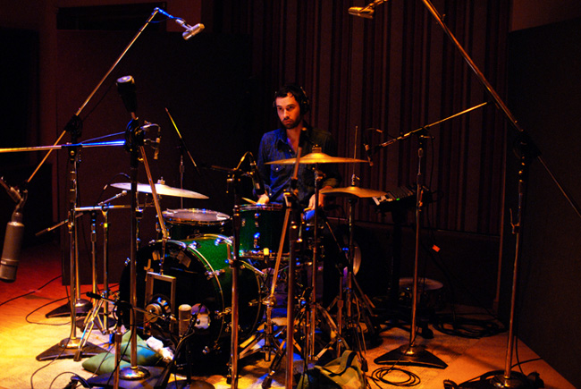 Mike Walker records drums for Sex & Sound EP by The Violet Lights