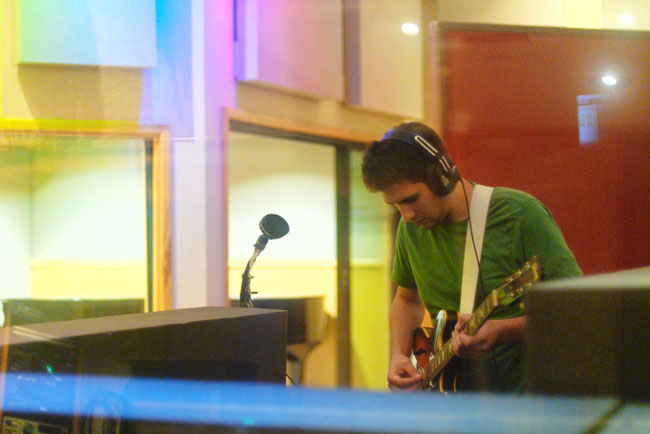 Izaak Mott records guitar for Sex & Sound EP by The Violet Lights